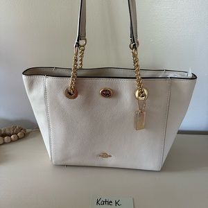 COACH Women's Pebbled Turnlock Chain Tote 27